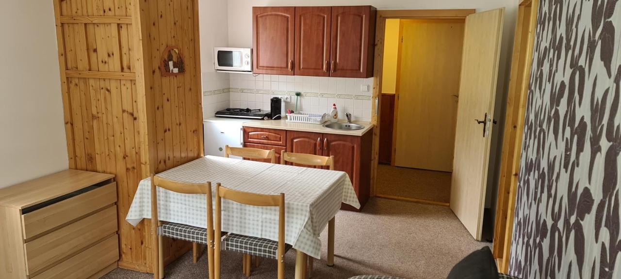 Apartmany Pony Ludvikov Bagian luar foto
