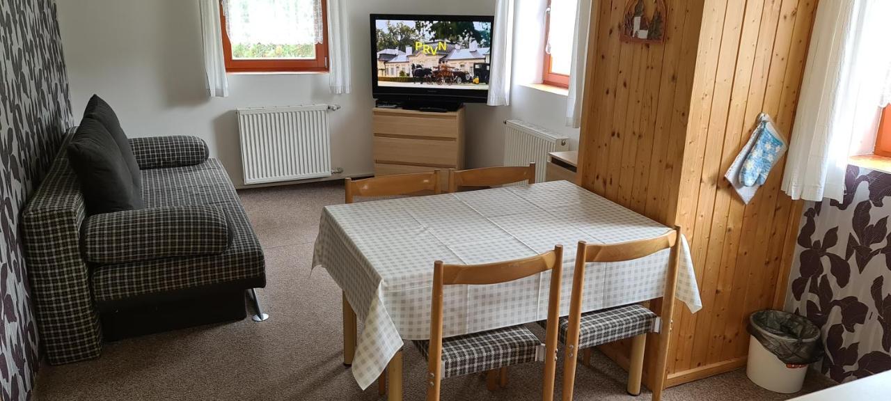 Apartmany Pony Ludvikov Bagian luar foto