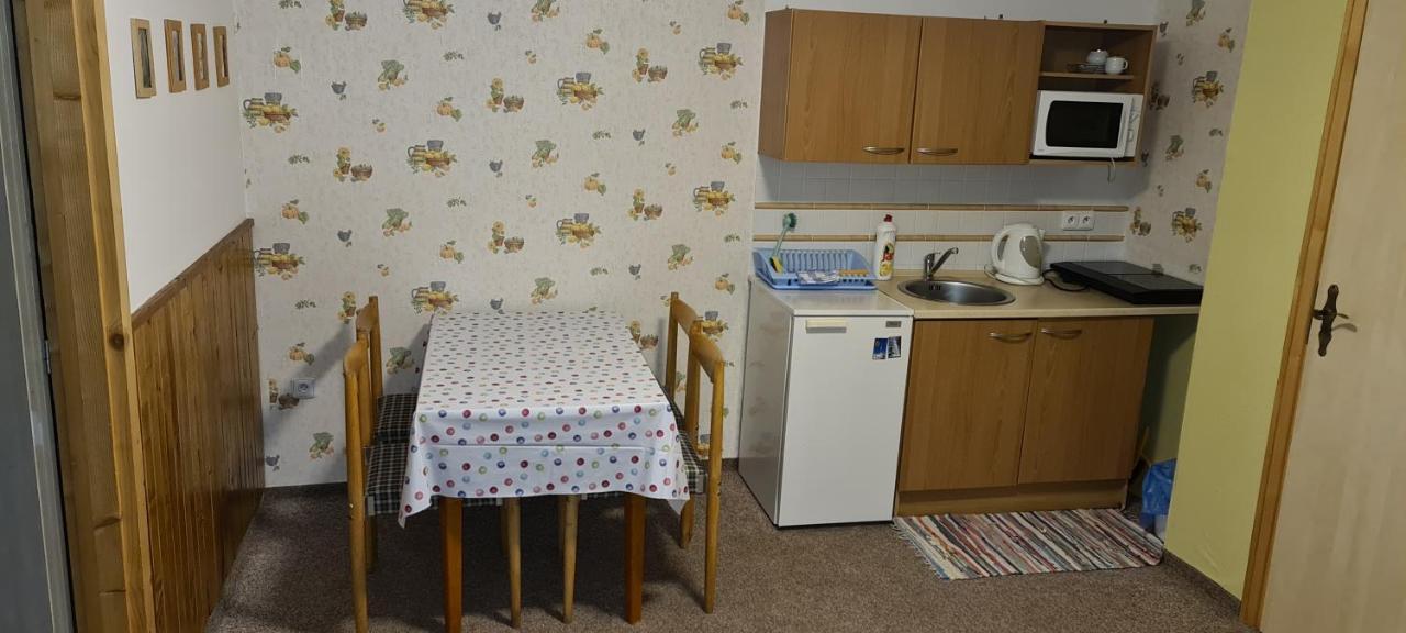Apartmany Pony Ludvikov Bagian luar foto